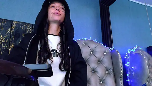 LusstCruella online show from March 18, 2026, 3:13 pm