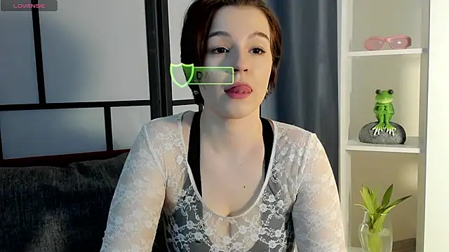 LynBrow online show from March 19, 2025, 2:13 pm