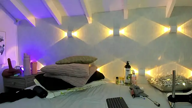 Martina Miiller online show from March 24, 2026, 1:00 pm