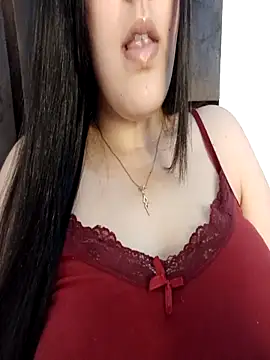 Snapshot of im_here- chatting on October 13, 2025, 7:59 pm im here- online show from October 13, 2025, 7:59 pm