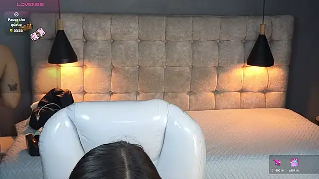 Snapshot of Laia_and_Aloby chatting on September 27, 2025, 10:38 pm Laia and Aloby online show from September 27, 2025, 10:38 pm