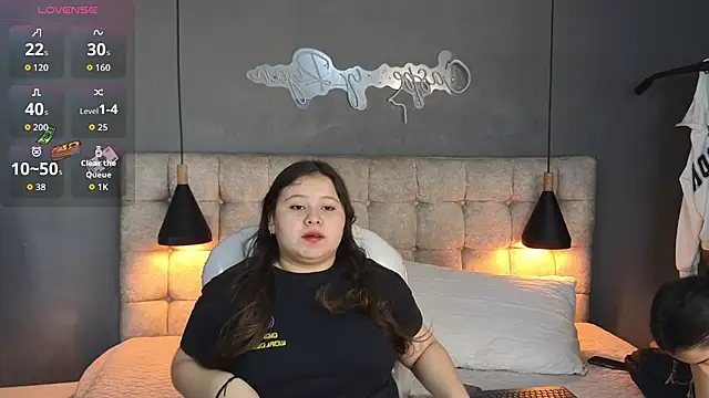 Snapshot of Laia_and_Aloby chatting on September 24, 2025, 10:27 pm Laia and Aloby online show from September 24, 2025, 10:27 pm