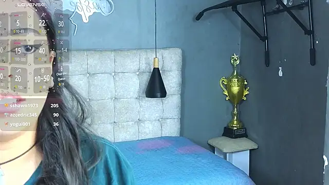 Snapshot of Laia_and_Aloby chatting on October 30, 2025, 10:06 pm Laia and Aloby online show from October 30, 2025, 10:06 pm