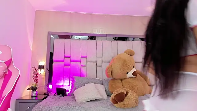  SofiaCortez  online show from March 18, 2025, 1:12 pm