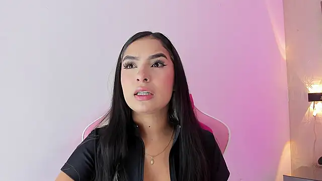  SofiaCortez  online show from February 12, 2025, 7:45 pm