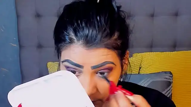 AmyCubes online show from December 14, 2025, 10:15 pm