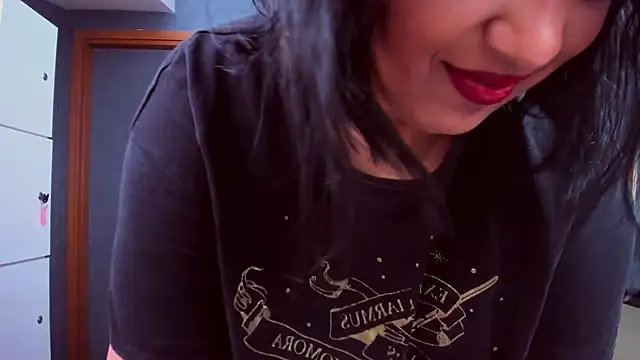 AmyCubes online show from February 13, 2025, 2:20 pm