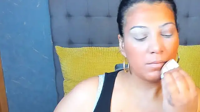 Snapshot of AmyCubes chatting on February 14, 2026, 5:18 am AmyCubes online show from February 14, 2026, 5:18 am