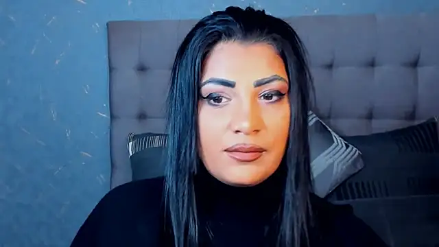 Snapshot of AmyCubes chatting on October 19, 2025, 5:43 am AmyCubes online show from October 19, 2025, 5:43 am