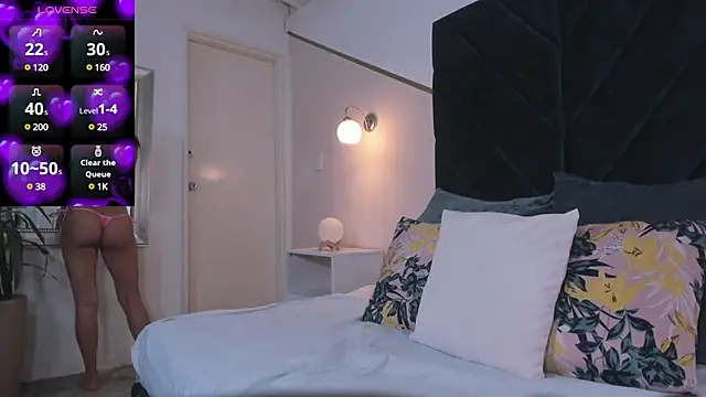 Snapshot of melaniee_jones chatting on December 12, 2024, 6:10 pm melaniee jones online show from December 12, 2024, 6:10 pm