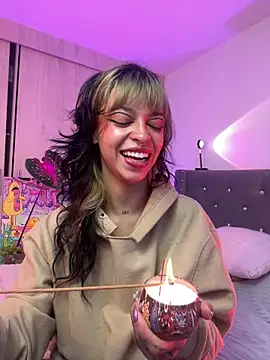 Kitty arts online show from March 16, 2025, 3:39 pm