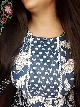 Sreya213 online show from March 18, 2026, 6:42 pm