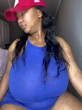 Snapshot of MayaPassion chatting on October 8, 2025, 6:08 pm MayaPassion online show from October 8, 2025, 6:08 pm