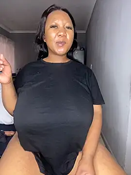 Snapshot of MayaPassion chatting on September 20, 2025, 5:01 am MayaPassion online show from September 20, 2025, 5:01 am