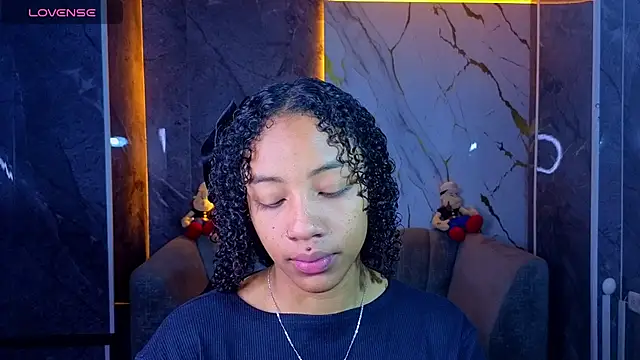 Snapshot of Violeth_b chatting on July 8, 2026, 1:12 pm Violeth b online show from July 8, 2026, 1:12 pm