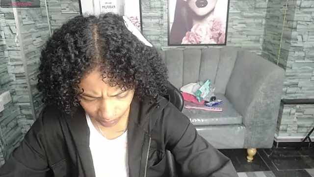 Snapshot of Violeth_b chatting on September 22, 2025, 12:55 pm Violeth b online show from September 22, 2025, 12:55 pm