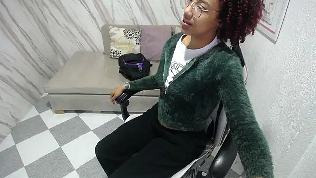 Violeth b online show from March 8, 2025, 12:41 pm
