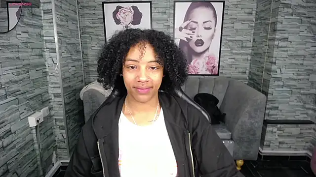 Snapshot of Violeth_b chatting on September 18, 2025, 12:41 pm Violeth b online show from September 18, 2025, 12:41 pm