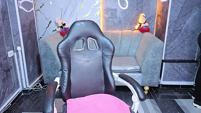 Violeth b online show from April 7, 2026, 12:51 pm