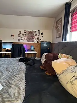 elina may online show from November 12, 2025, 10:30 am