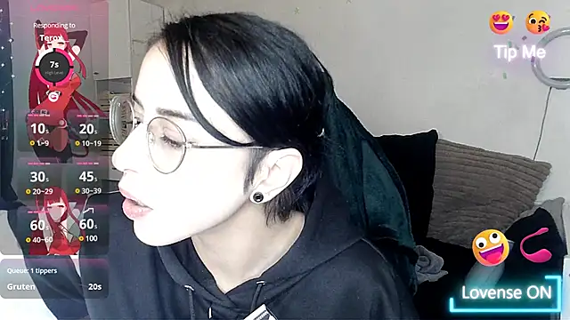 LisandreLaVenale online show from January 6, 2025, 9:11 pm