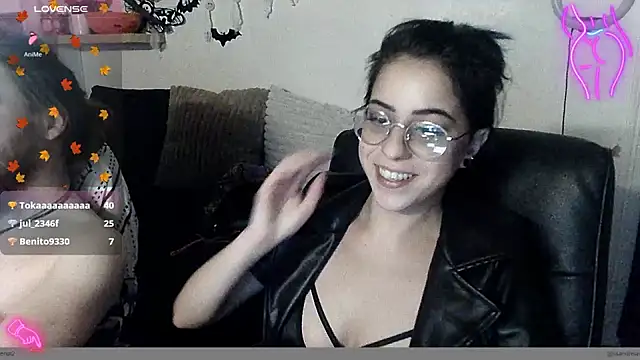 LisandreLaVenale online show from December 5, 2024, 2:26 am