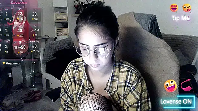 LisandreLaVenale online show from December 19, 2024, 9:27 pm