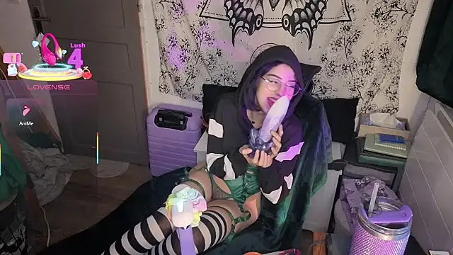 LisandreLaVenale online show from March 3, 2026, 9:44 pm