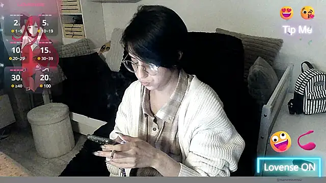LisandreLaVenale online show from December 13, 2024, 9:20 pm