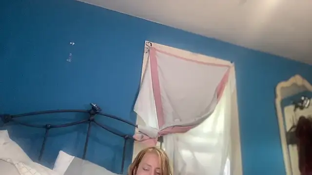 Snapshot of SkarlettRose96 chatting on September 26, 2025, 8:38 pm SkarlettRose96 online show from September 26, 2025, 8:38 pm