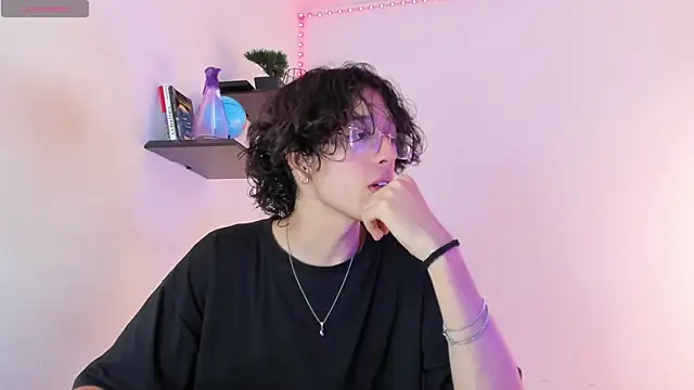 manu vera online show from October 1, 2025, 8:02 pm