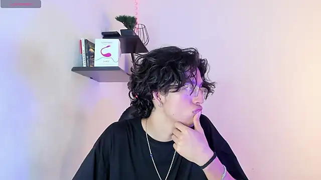 manu vera online show from September 25, 2025, 8:04 pm