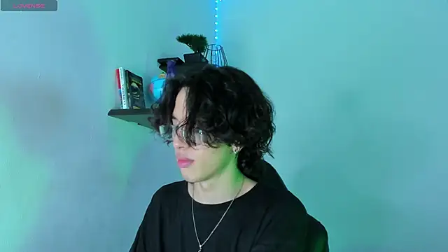 manu vera online show from October 28, 2025, 3:07 am