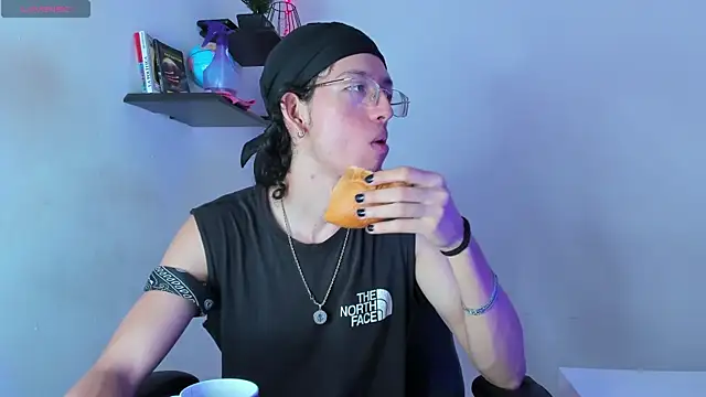 manu vera online show from October 13, 2025, 3:46 pm