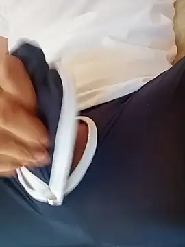 El baby12 online show from November 19, 2025, 9:42 am