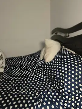 SweetFortuner online show from April 12, 2026, 8:28 am