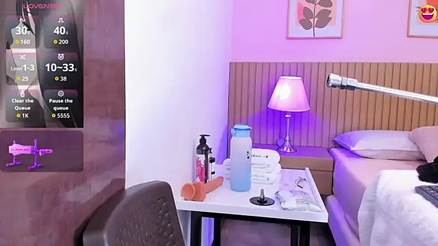 Snapshot of sofia_shadow chatting on October 5, 2025, 4:14 am sofia shadow online show from October 5, 2025, 4:14 am