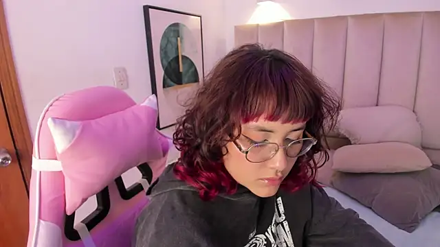 Haru Bonny online show from December 13, 2025, 8:04 pm