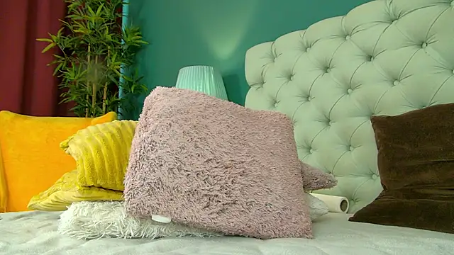 Snapshot of Foxxxy_MILF chatting on March 9, 2025, 8:18 am Foxxxy MILF online show from March 9, 2025, 8:18 am