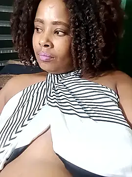 2Sweetysmile online show from February 18, 2026, 11:28 am