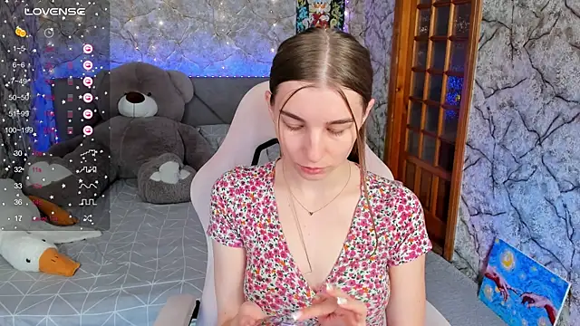 Snapshot of _flowersweeet_ chatting on October 3, 2025, 12:17 pm flowersweeet online show from October 3, 2025, 12:17 pm