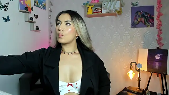 Snapshot of Alaia_Love77 chatting on September 17, 2025, 8:33 pm Alaia Love77 online show from September 17, 2025, 8:33 pm