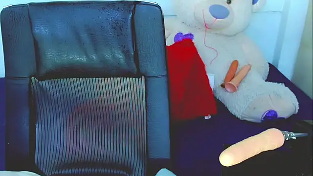 Snapshot of NathaliaCross chatting on October 17, 2025, 7:26 pm NathaliaCross online show from October 17, 2025, 7:26 pm