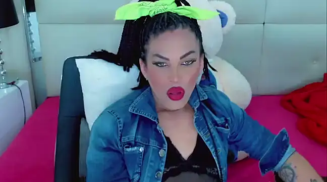 NathaliaCross online show from February 25, 2025, 9:04 pm