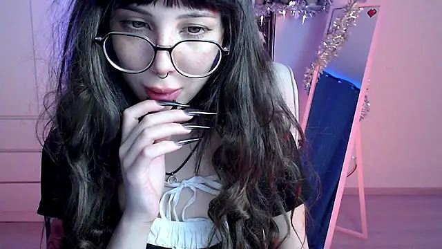 Snapshot of MoriHorri chatting on December 28, 2024, 4:08 am MoriHorri online show from December 28, 2024, 4:08 am