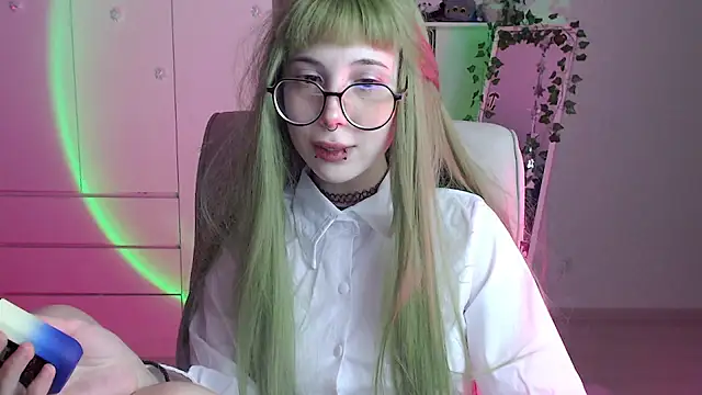 Snapshot of MoriHorri chatting on March 12, 2025, 2:52 am MoriHorri online show from March 12, 2025, 2:52 am