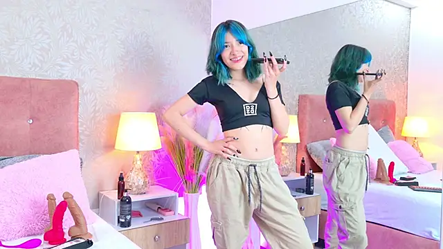 AlliciaKim online show from October 13, 2025, 7:37 pm