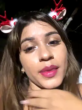 perlita05 online show from November 26, 2025, 2:33 am