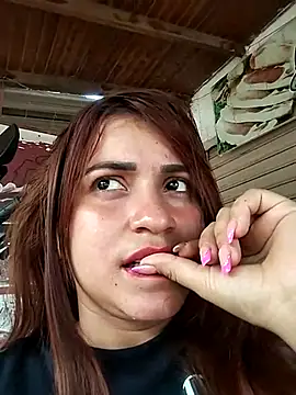 perlita05 online show from February 15, 2025, 9:17 pm