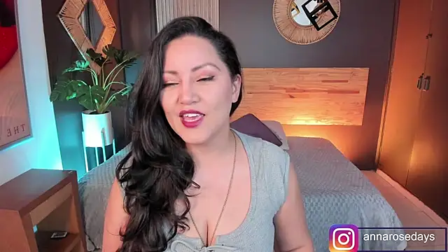 Snapshot of Annaa_rosee chatting on April 22, 2026, 3:35 am Annaa rosee online show from April 22, 2026, 3:35 am